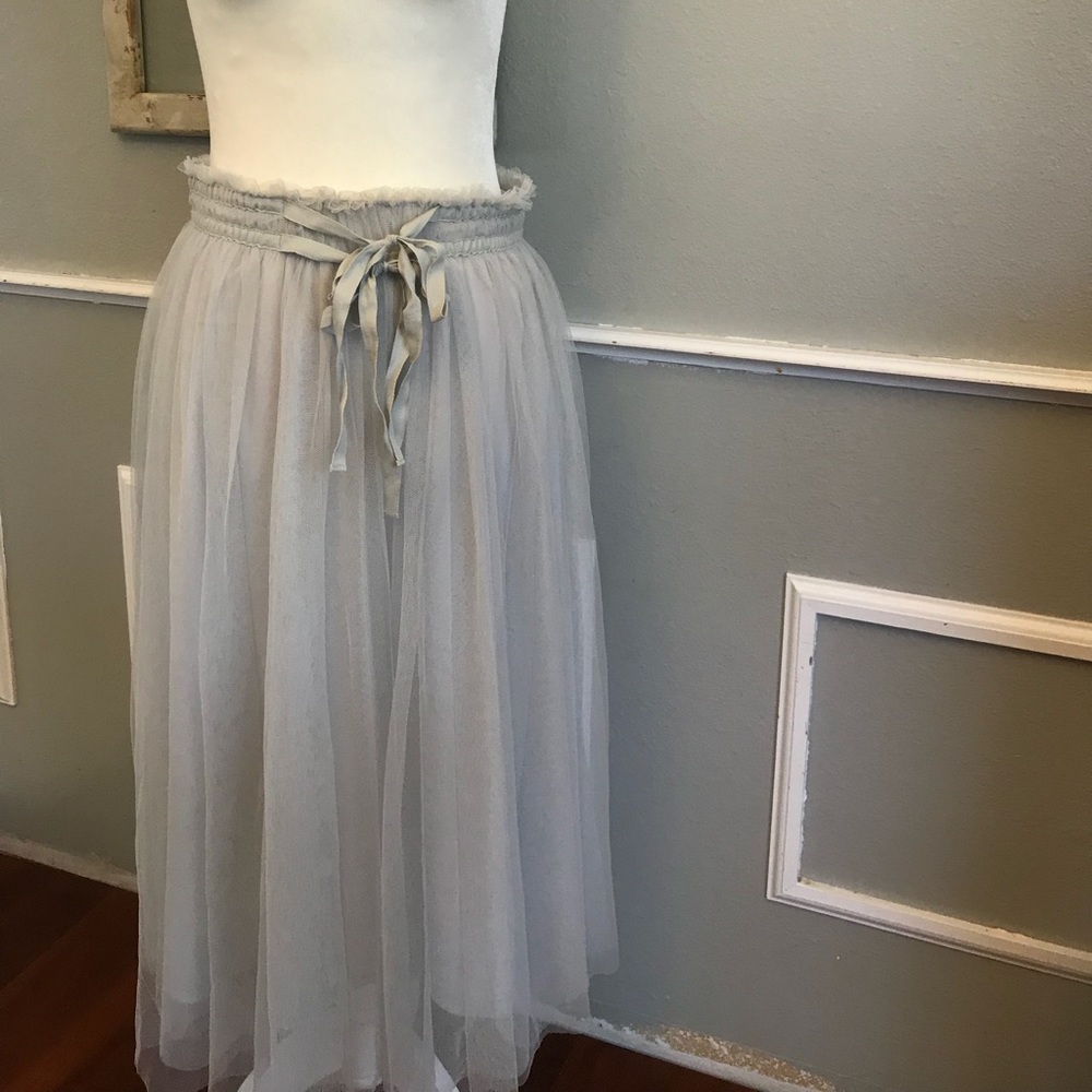 NWOT Lauren Conrad Tulle Midi Skirt